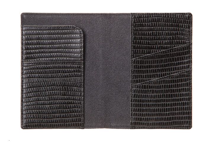 Qble_alligator-bonded-leather_passport-case_black_inside