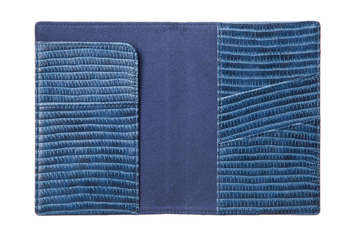 Qble_alligator-bonded-leather_passport-case_blue_inside