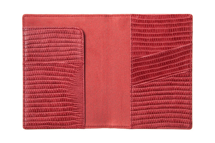Qble_alligator-bonded-leather_passport-case_red_inside