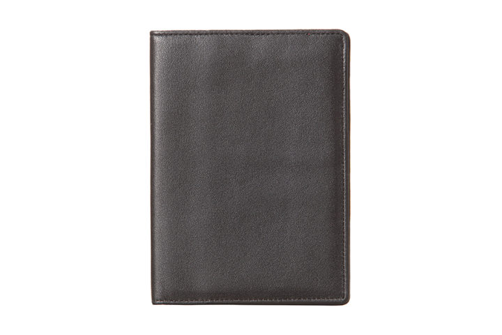 Qble_calfskin-leather_passport-case_black_front