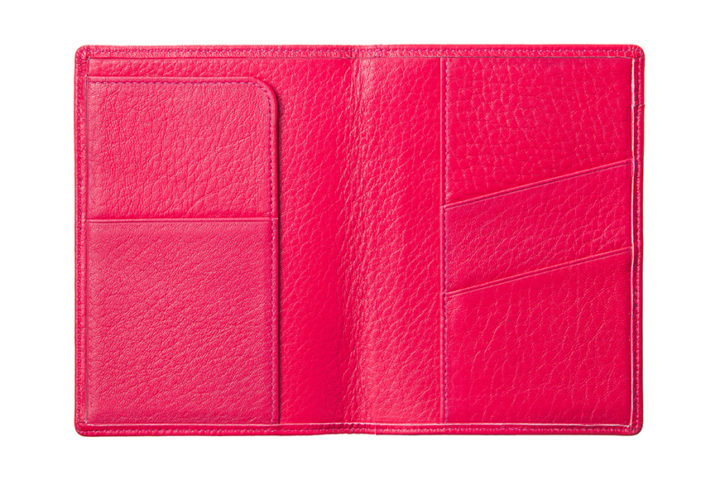 Qble_calfskin-leather_passport-case_pink_inside